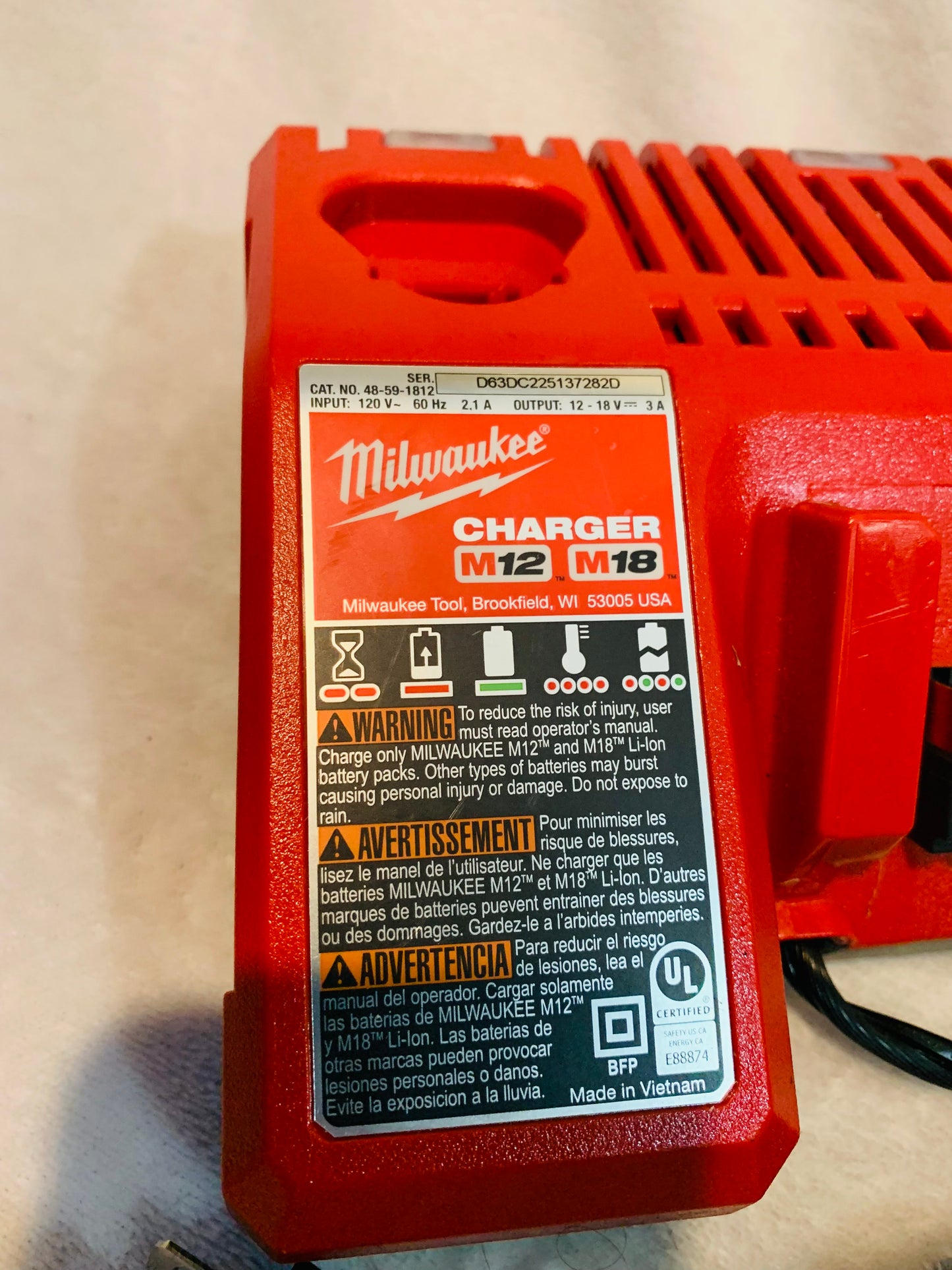 M12 and M18 12V/18V Multi-Voltage Battery Charger